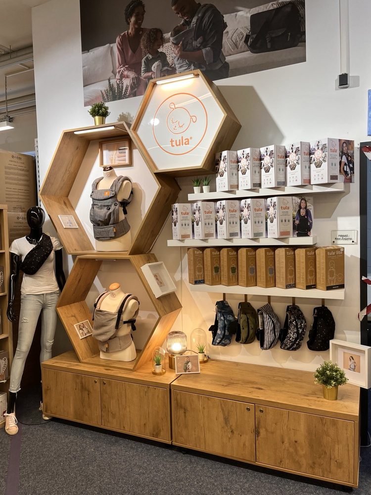 Shop-in-Shop-Fläche für Babytragen im Fachhandel